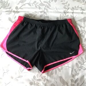 NIKE Tempo Running Shorts
